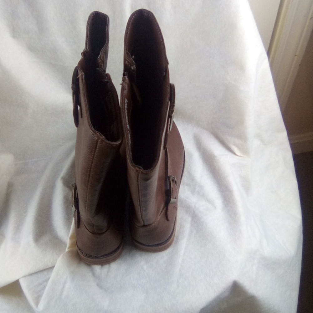 CAT & JACK BOOTS - Picture 4 of 5